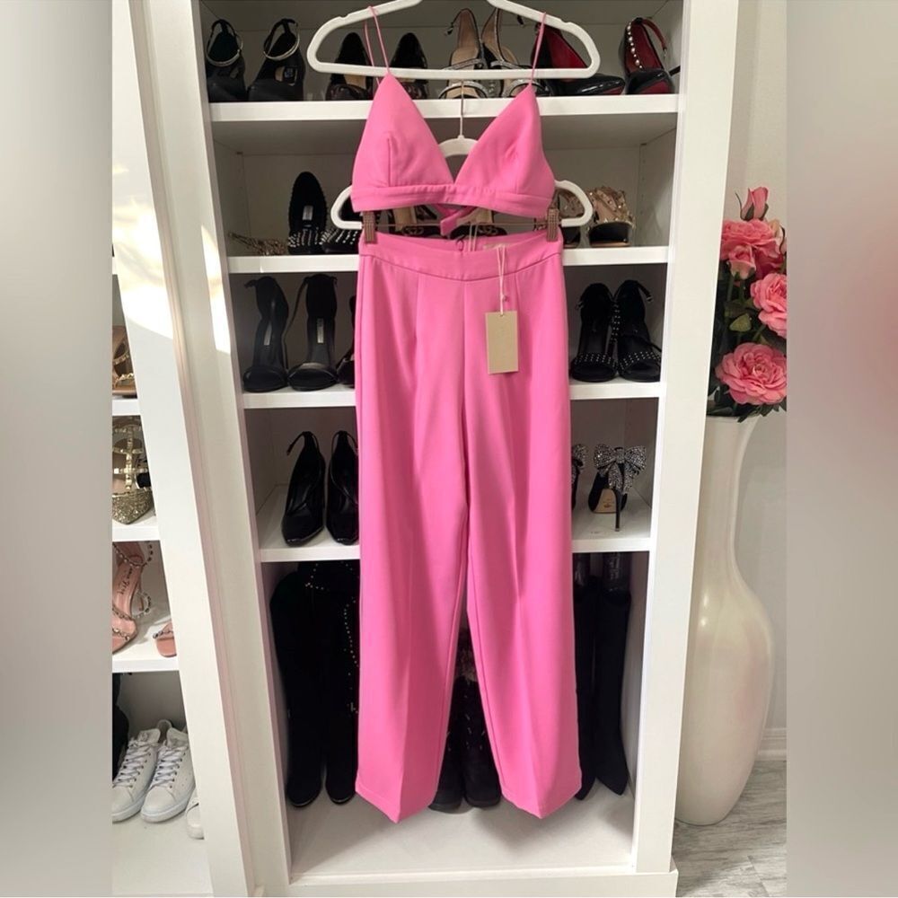 NWT CYNTHIA Triangle Bralette. Featuring thin spaghetti straps Size Small - Picture 7 of 15